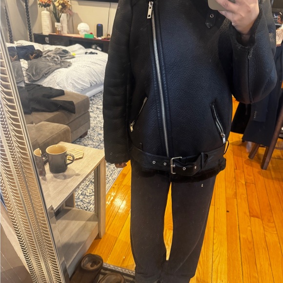 Women's Black Shearling Jacket - Picture 7 of 7